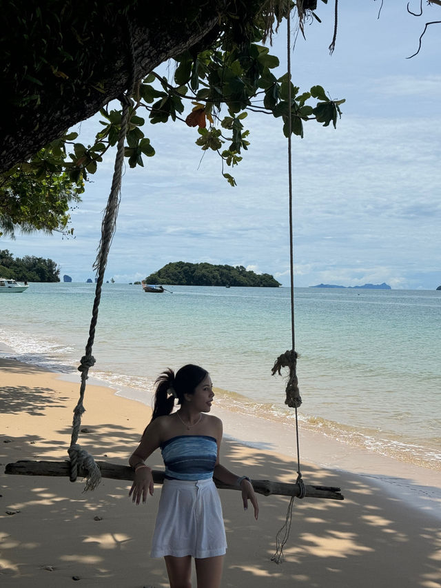 เดินเล่นริมหาทับแขก 🏝️ กระบี่