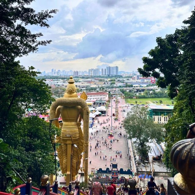 🤩 บันไดหลากสีที่ Batu Caves