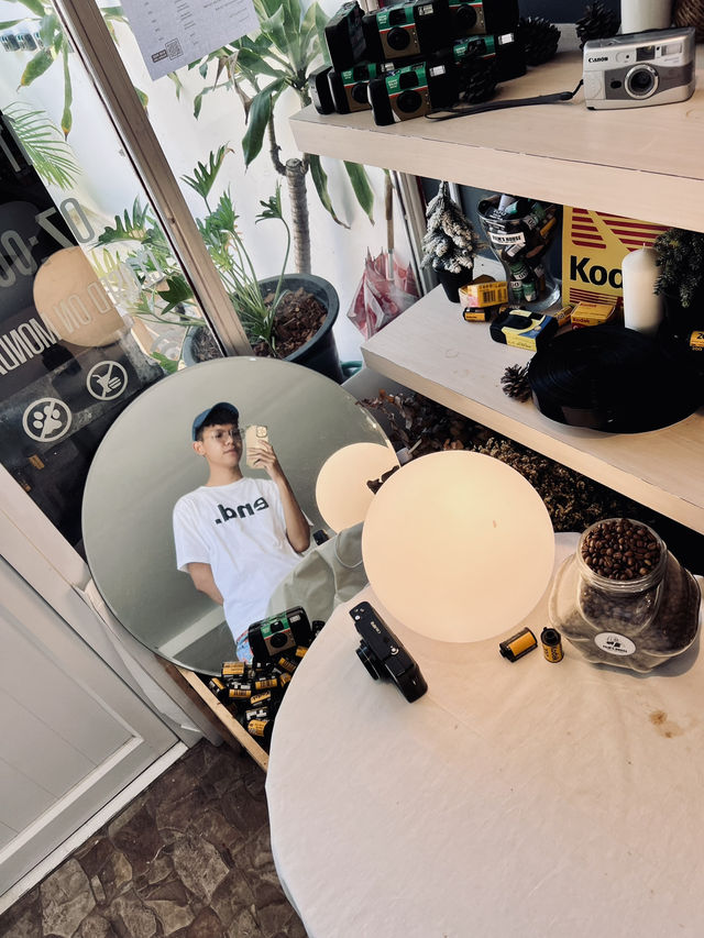 Film's house คาเฟ่ล้างฟิล์มสุดคูลกลางบางแสน 🏠📸
