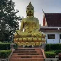 ชมโบสถ์และกราบพระพุทธรูปสมัยสุโขทัย