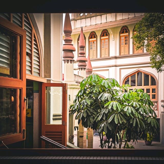 Masjid Sultan: A Golden Dome of Faith