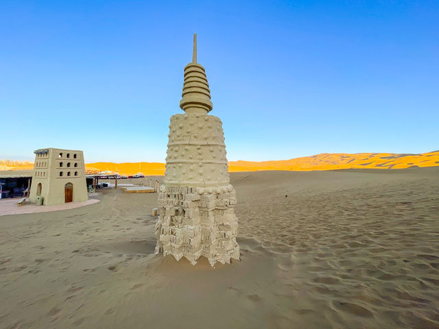 투르판..库木塔格沙漠景区-驼铃天下