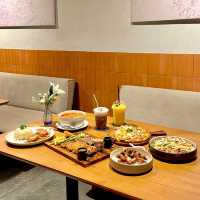 Charn Cafe 