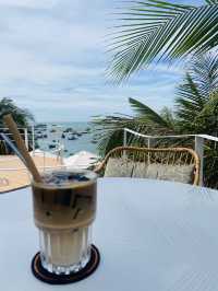 A coffee shop to admire fishing village sea view