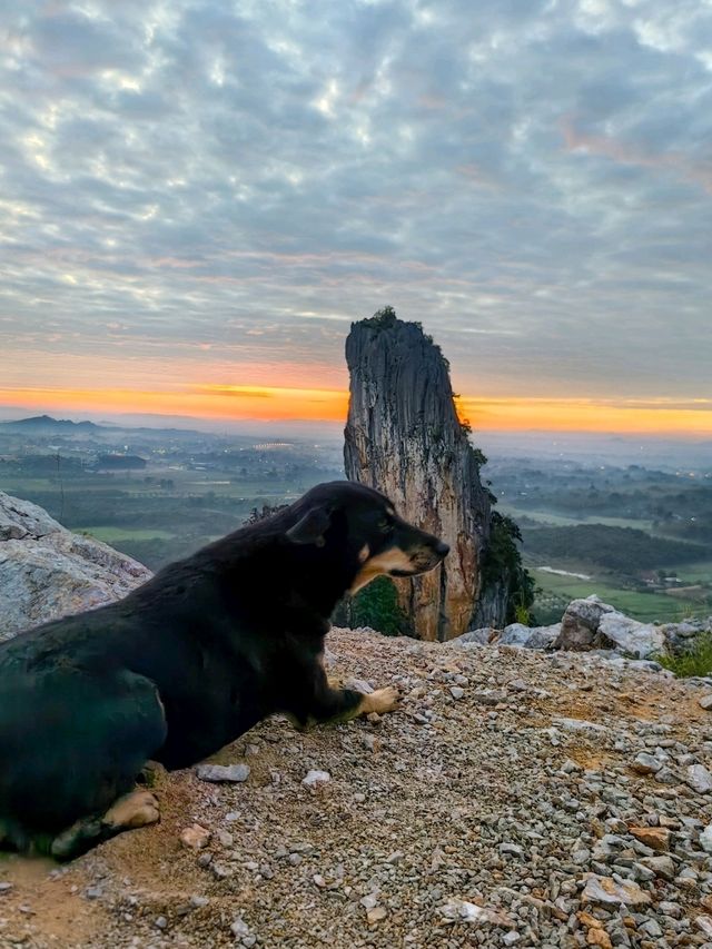 Hiking Up Khuha Mountain in Rattaphum