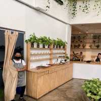 popular cafe