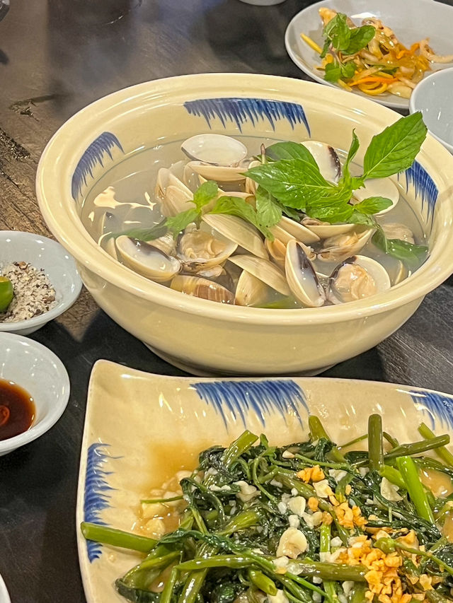 【ベトナム／ダナン】大人気！予約必須の新鮮海鮮料理