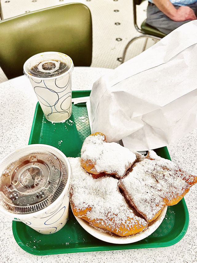 ［紐奧良美食］Cafe Du Monde-紐奧良必吃美食💚