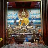 ขอพรสิ่งศักดิ์สิทธิ์ที่วัดขุนจันทร์