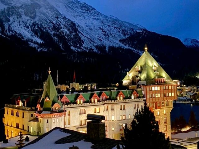 Tschuggen Express: A Private Ski Lift Like No Other! ⛷️🚠✨