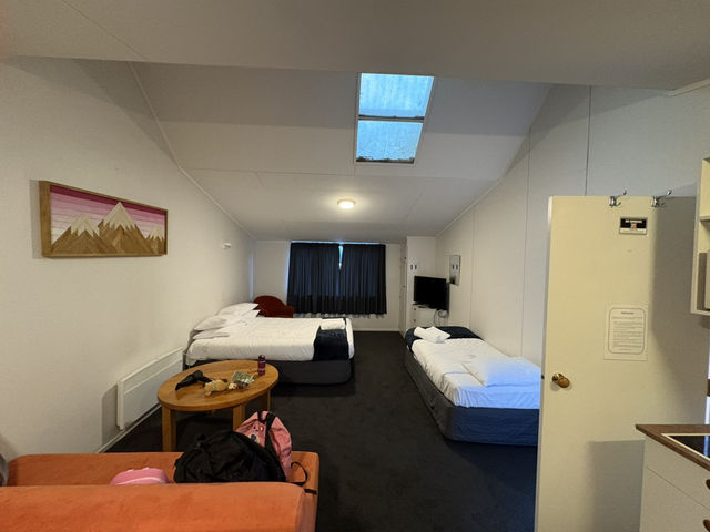 紐西蘭🇳🇿 瓦納卡營地小屋含衛浴廚房 離孤獨的樹只要5分車程
