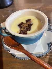 Traveler’s Café Glicine