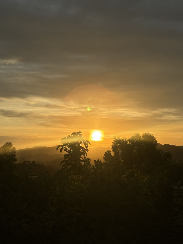 Prabu Hills Sunset Point: Where the Sky Puts on a Show 🌅 