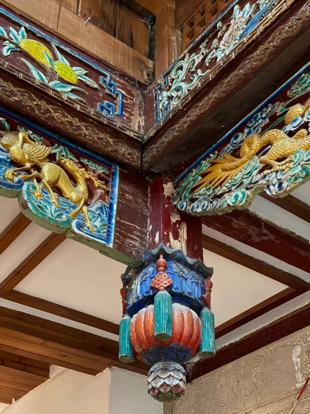 🌿 昆明 滇铺子｜歷史文化遺產保護建築裡的餐廳