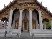ชมพุทธศิลป์ในวัดพระศรีรัตนศาสดาราม✨️
