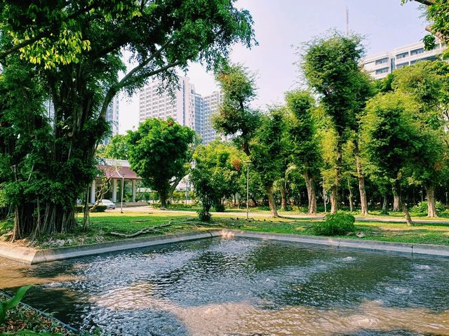 泰國曼谷市中心素坤逸區百年老體育場百年大學校區一日遊行程，體驗曼谷百年歷史底蘊，適合休閒打卡拍照📸