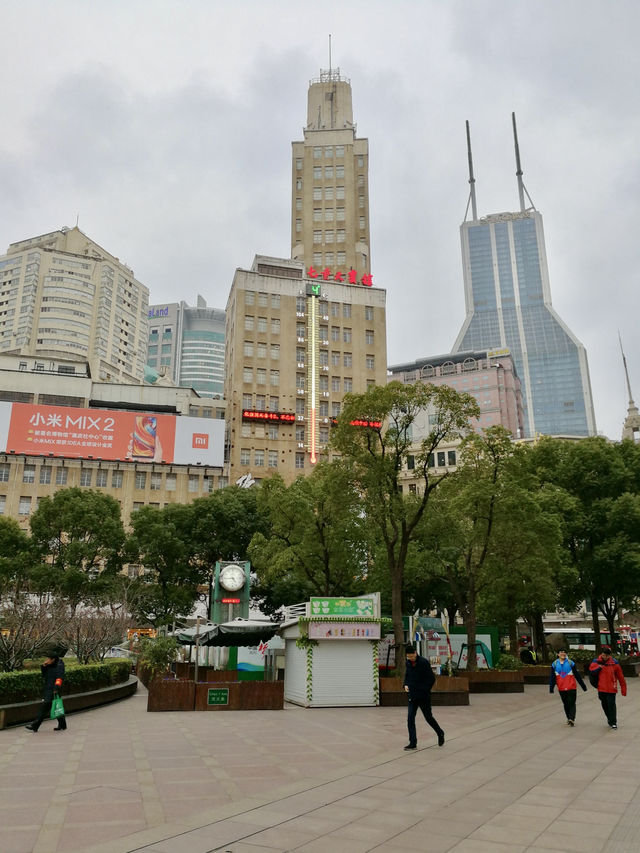 Timeless Elegance: A Stroll Down Nanjing Road Pedestrian Street