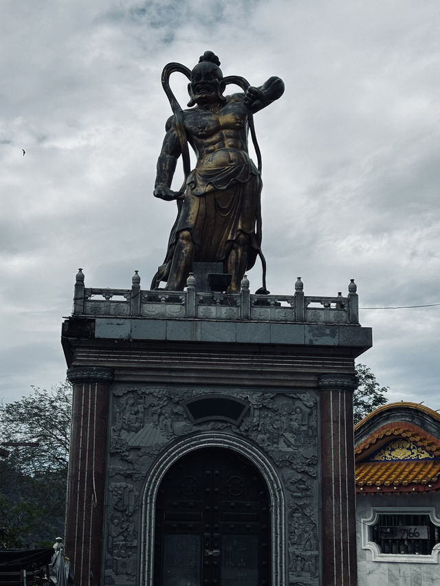 🌿 A Penangite’s Love Letter to Kek Lok Si Temple 🌸