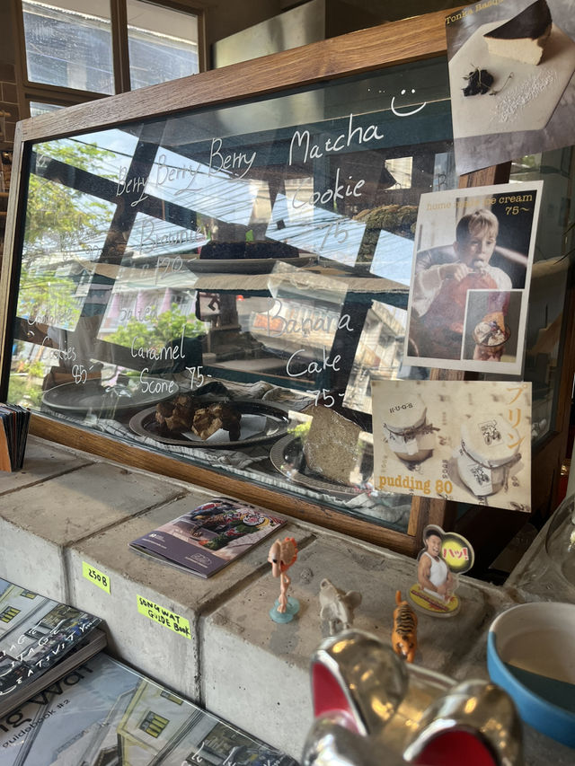 【Bangkok】日本人経営のおしゃれカフェ☕️HUGSsongwat