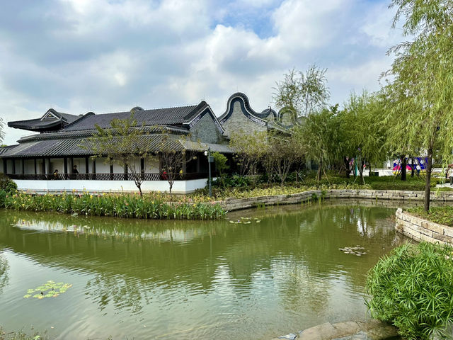 A Living Canvas: Guangzhou's New Cultural Hub Redefines Tradition