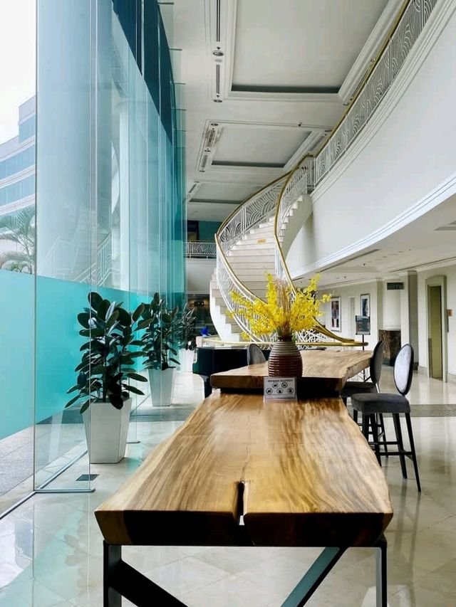 Luxury & City Views: My Awesome Stay at Thistle JB! 🏨🌆✨