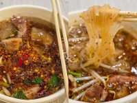 ก๋วยเตี๋ยวเนื้อเข้มๆ ที่เนื้อละลายในปาก