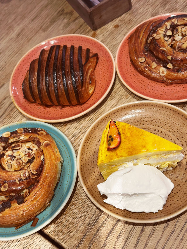 A Day in Reykjavik: Food, Pastries, and Local Flavors – Day 9 of Our Iceland Adventure