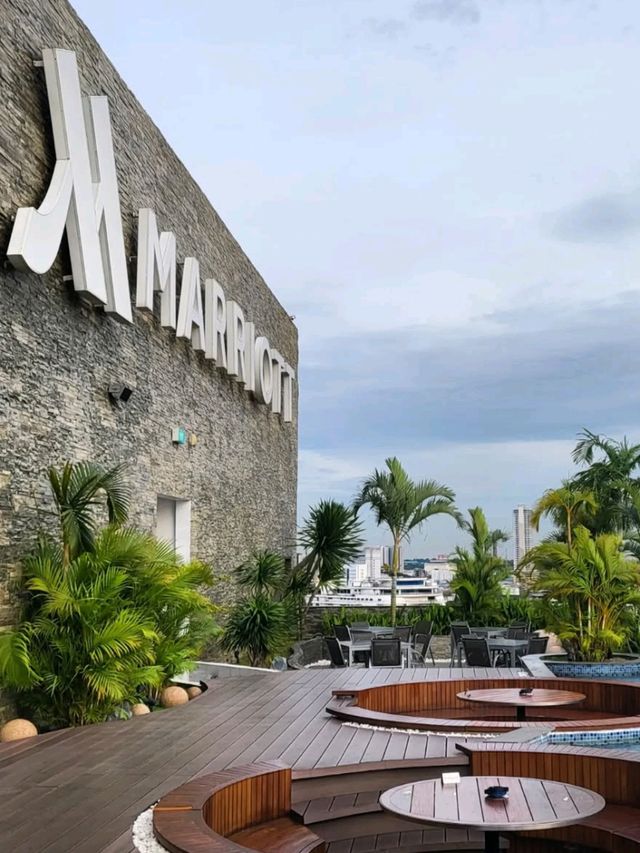 🌅 Chic Seaside Living at Batam Marriott – Where Elegance Meets the Ocean 🌊