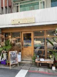 《annyoung cafe》一杯香蕉拿鐵，喚醒我對首爾街頭的思念