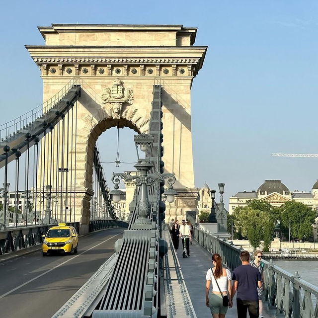 🚶‍♀️✨ "Weekend Wanderlust: A Magical City Walk Through Budapest’s Heart