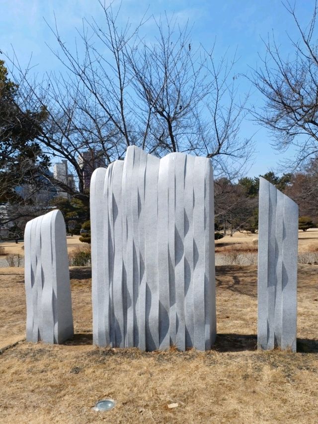 예술 속을 걷는 도심 속 공원이었어요🎨