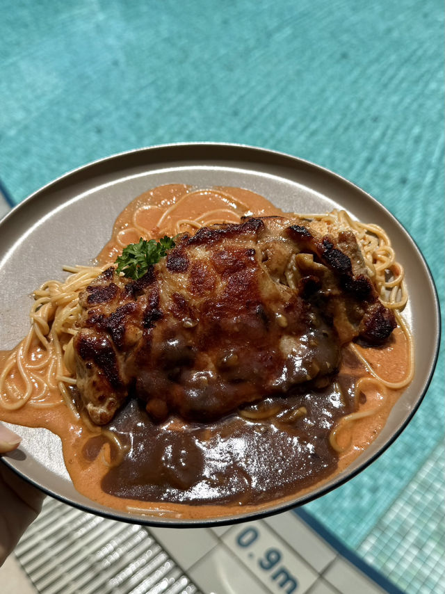 A Hidden Poolside Diner in Singapore You Didn’t Know Was Open to the Public