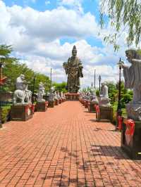 Malaysia’s Hidden Gem: The 68-Foot Wonder of Tian Bao Gong