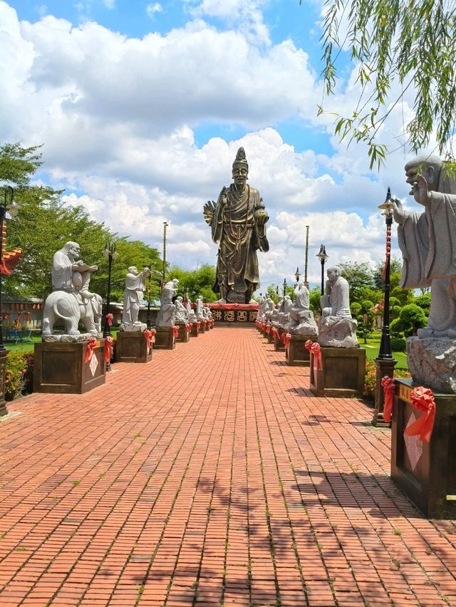Malaysia’s Hidden Gem: The 68-Foot Wonder of Tian Bao Gong