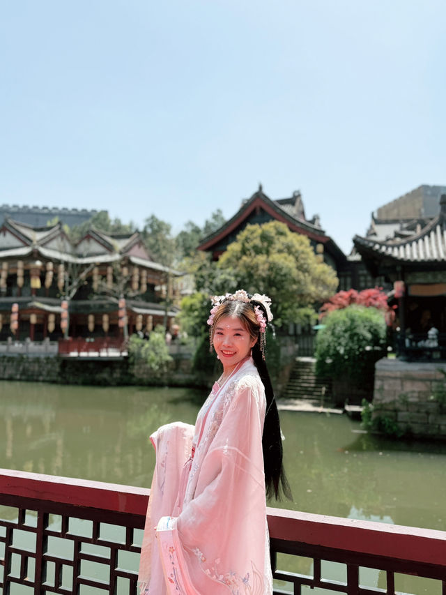 แต่งชุดฮั่นฝูตามรอยซีรีส์