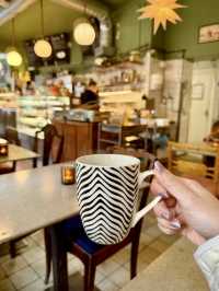 Slow Strolling in Stockholm – History, Meatballs & Cozy Breaks