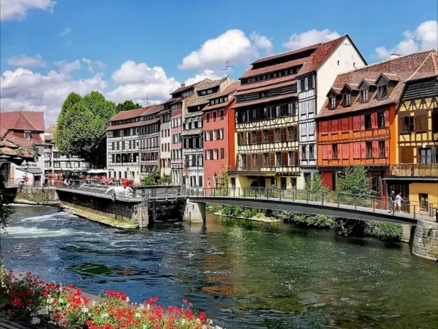 科爾馬-小威尼斯 La Petite Venise，走入法國的童話小鎮