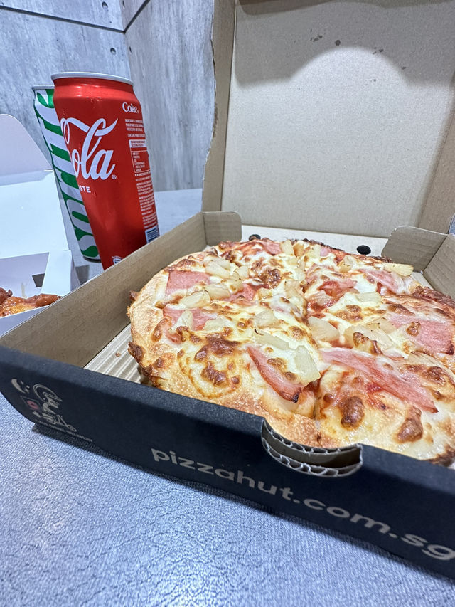 Simple Yummy Fast Food💥PIZZA HUT💥Neighbourhood Cafe