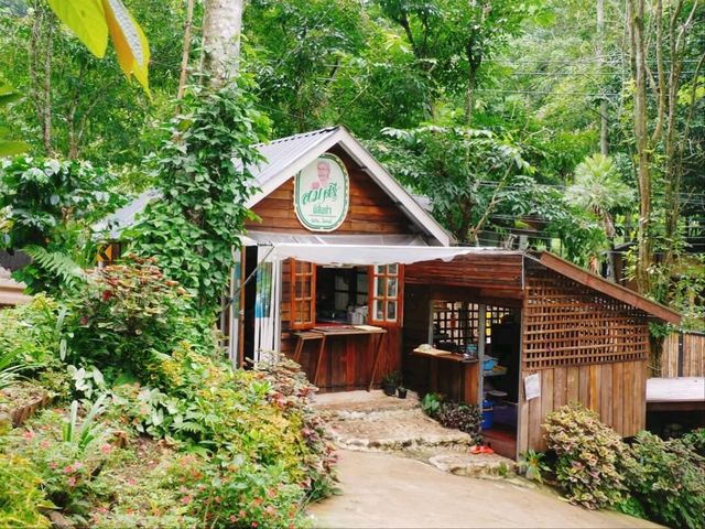 คาเฟ่เล็กกลางหุบเขา เชียงใหม่
