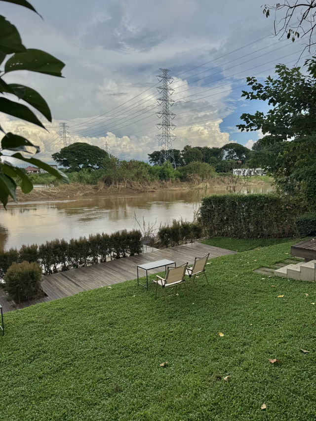 คาเฟ่ริมแม่น้ำปิงเชียงใหม่ ไวบ์ดีมาก🏠🏞️