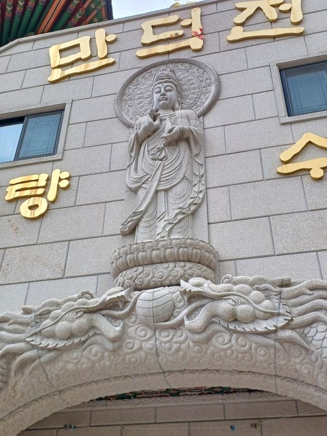 비 내린 날 더 아름다운 백천사