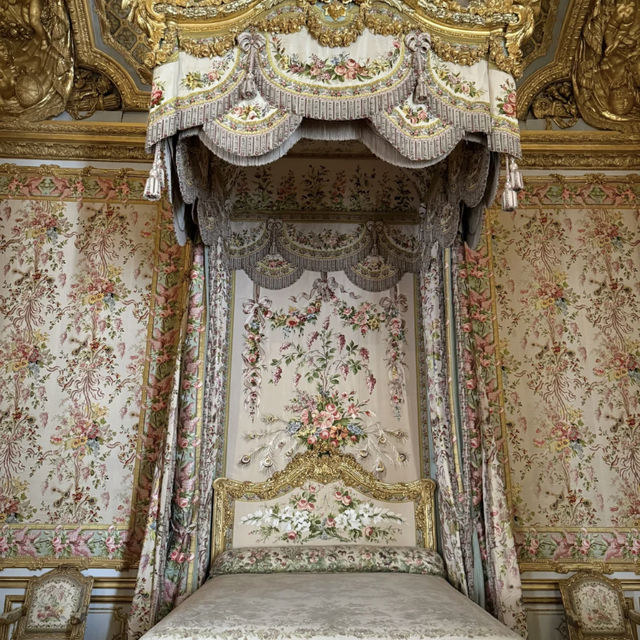✨ Palace of Versailles: A Feast of History & Culture!