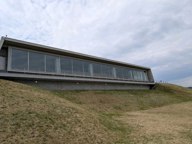 【日本一広いナイタイ牧場で、絶景＆グルメを堪能】