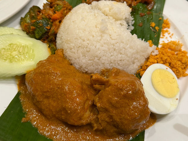Madam Kwan’s – Nyonya Comfort Food at Its Best! 🍛✨ 