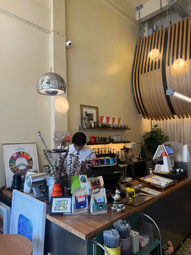 คาเฟ่เปิดใหม่ริมทะเล ย่านบางพระ