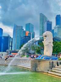 I Met a Spitting Lion-Fish at Merlion Park Singapore