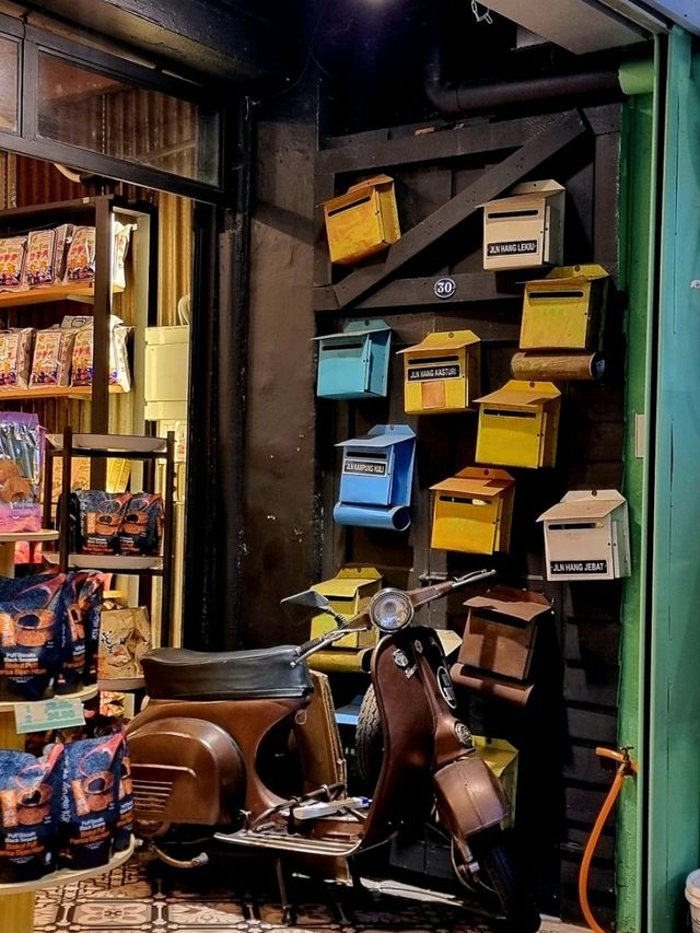 A Cultural Gem in Melaka – Jonker Street & The Red House