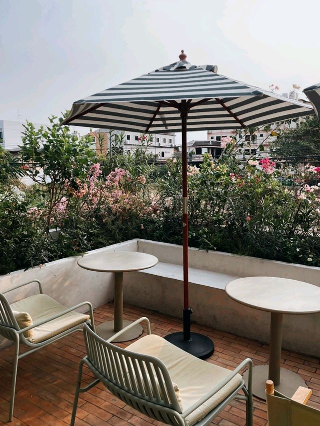 ☕ : Summer Rain - Cafe & Casual Dining คาเฟ่หลักสี