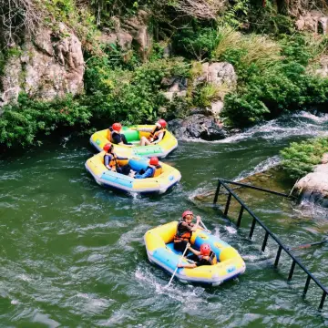 中國海南五指山紅峽谷漂流遊玩攻略，適合夏天打卡