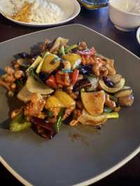 Chef House รามอินทรา : มื้อพิเศษกลางน้ำกับครอบครัว